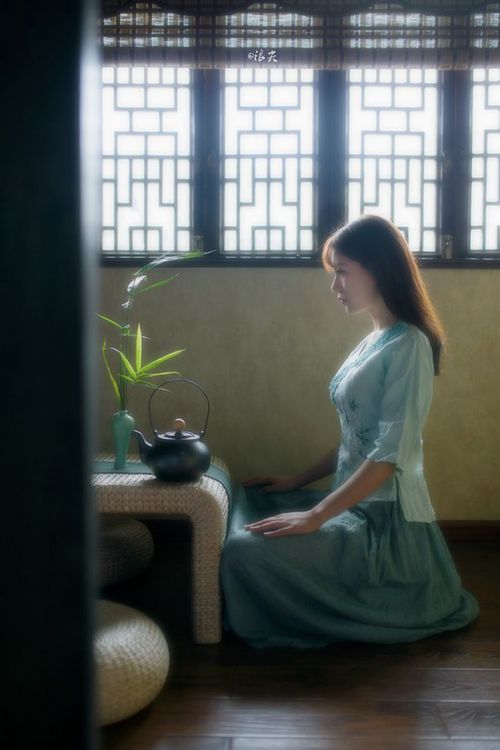 布莱顿防守坚固,海鸥军团全力保住欧战席位,布莱顿海滩