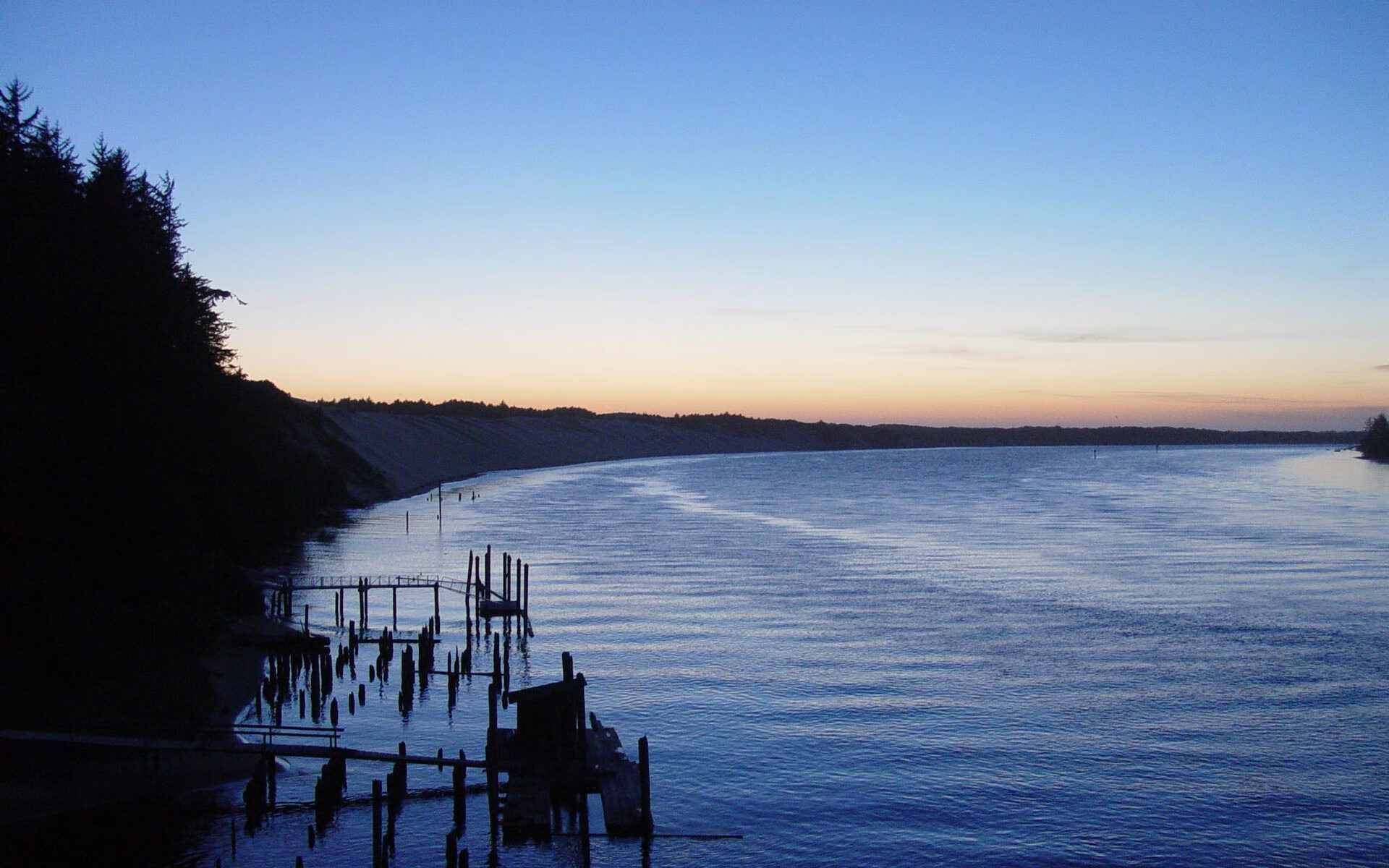 开云官方-林肯城防线筑起铜墙铁壁，红白军团欲晋级季后赛，林肯红色