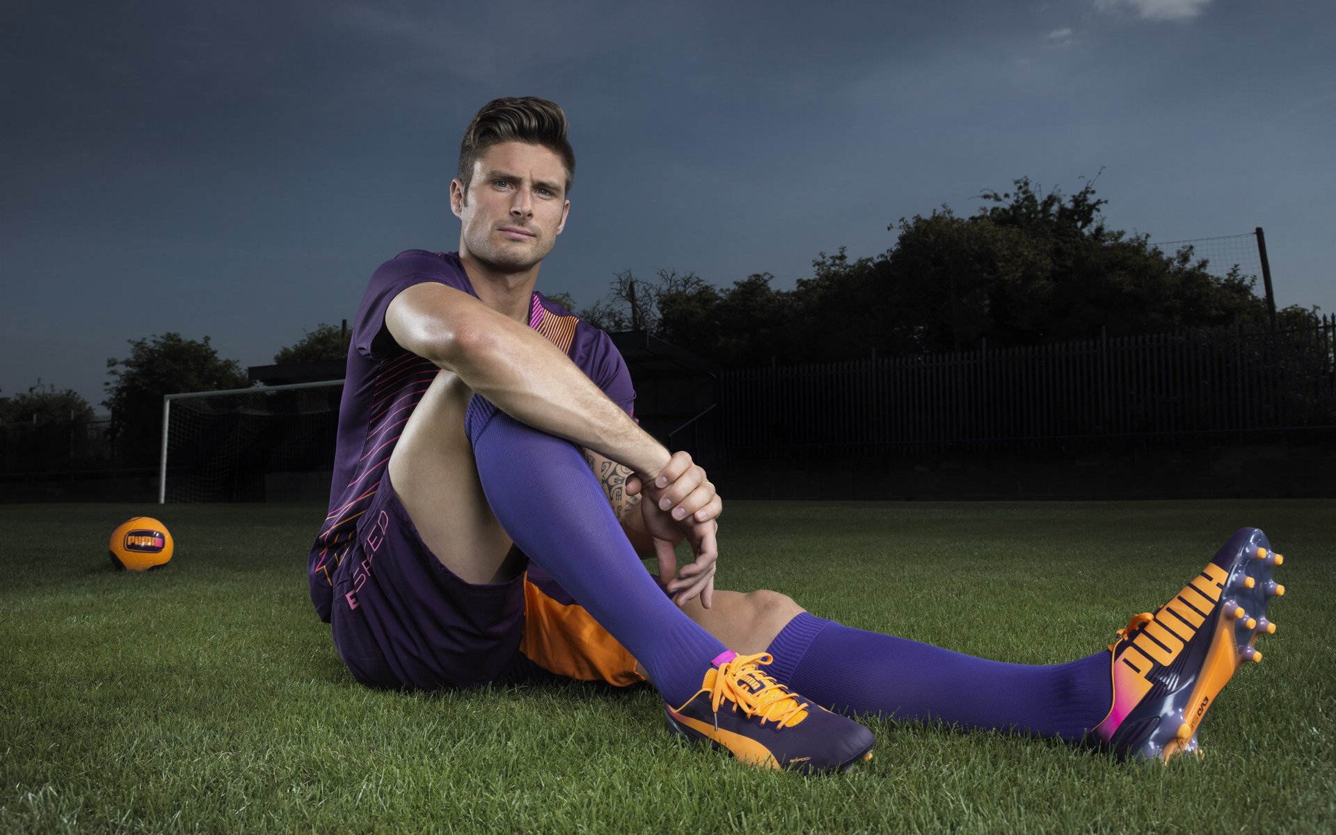 _夜光灯带运动会：白天不亮夜晚更精彩_，活动晚会灯光怎么打