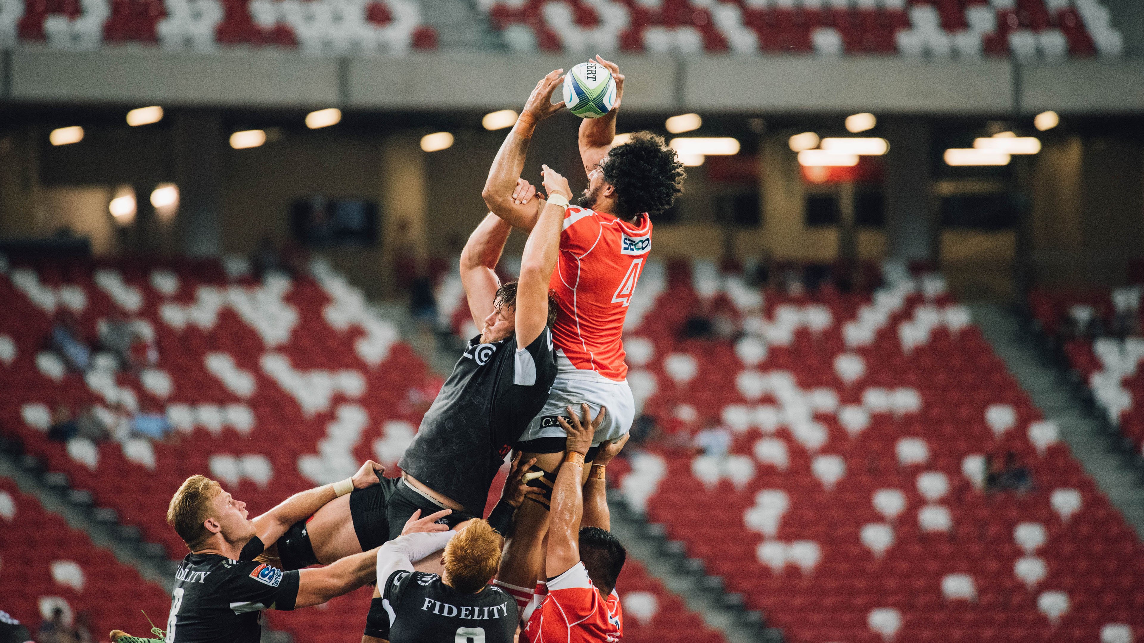 kaiyun sports safe-拼搏精神：双方攻防激烈，比赛氛围一触即发！，赛场上拼搏精神